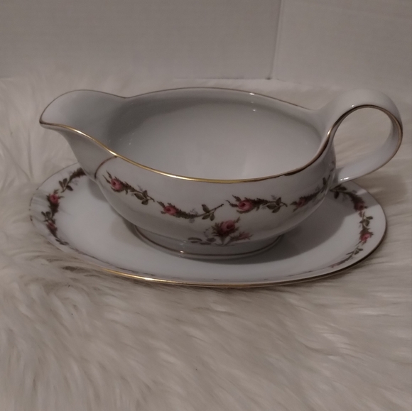Gravy Boat W/Attached Underplate - Picture 13 of 13